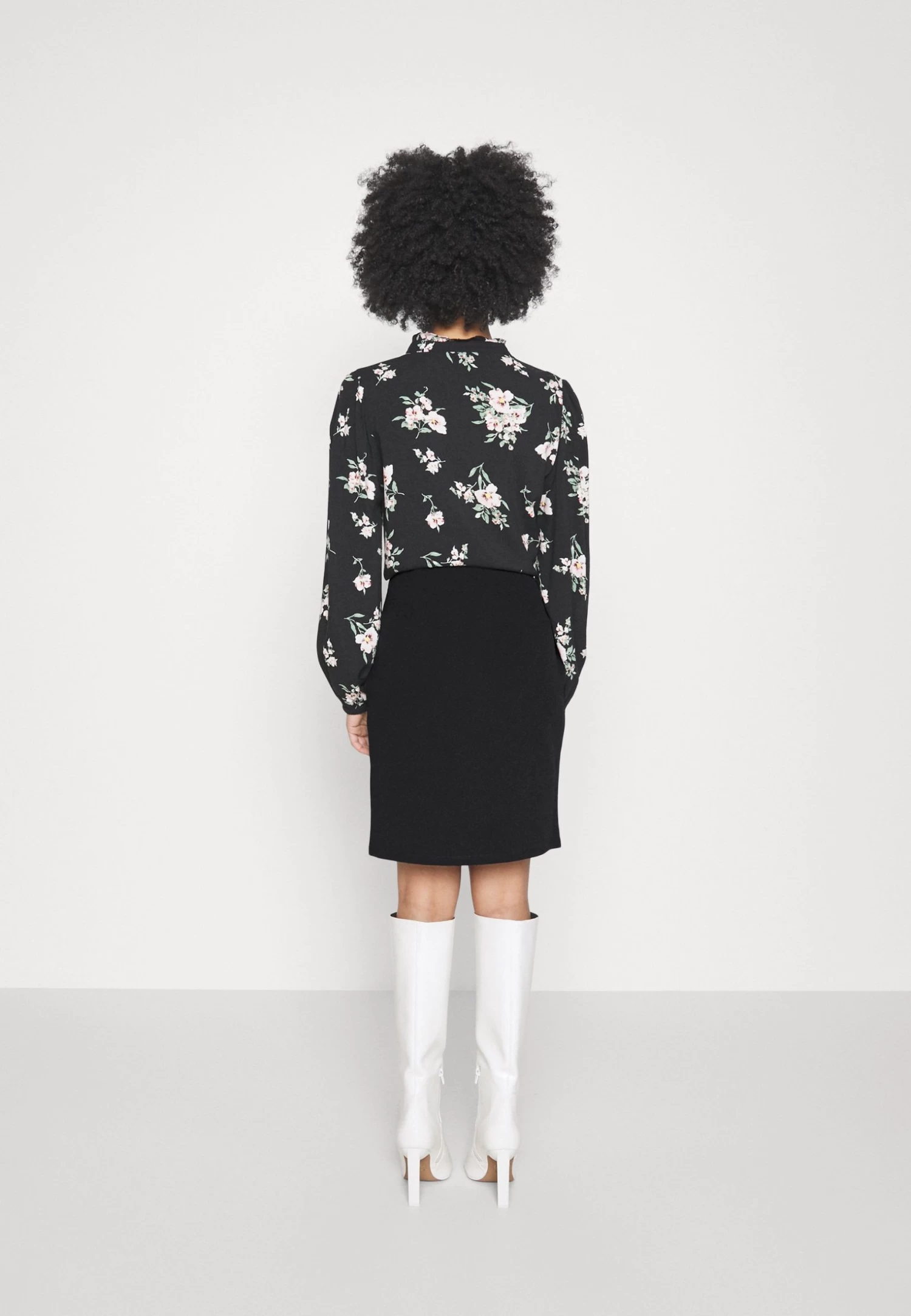 Panel Asymmetric- Minirok - Black 3 Panel Asymmetric- Minirok - Black - Afbeelding 3