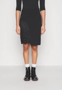 Panel Asymmetric Skirt - Minirok - Black